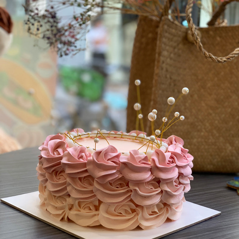 Birthday cake rose decoration