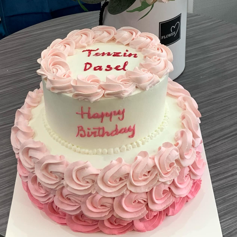 Gâteau d'anniversaire à 2 étages